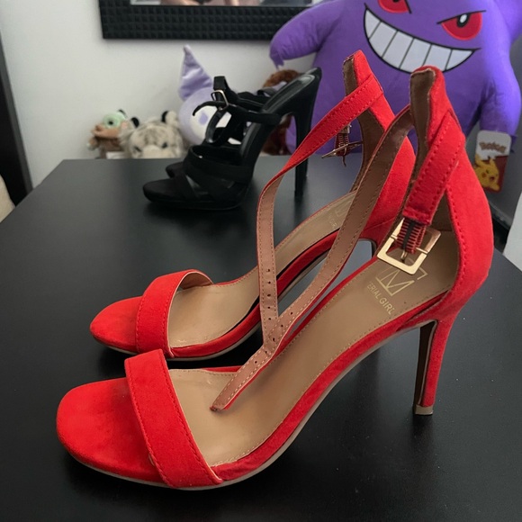 Red heels💋❣️ - Picture 2 of 3